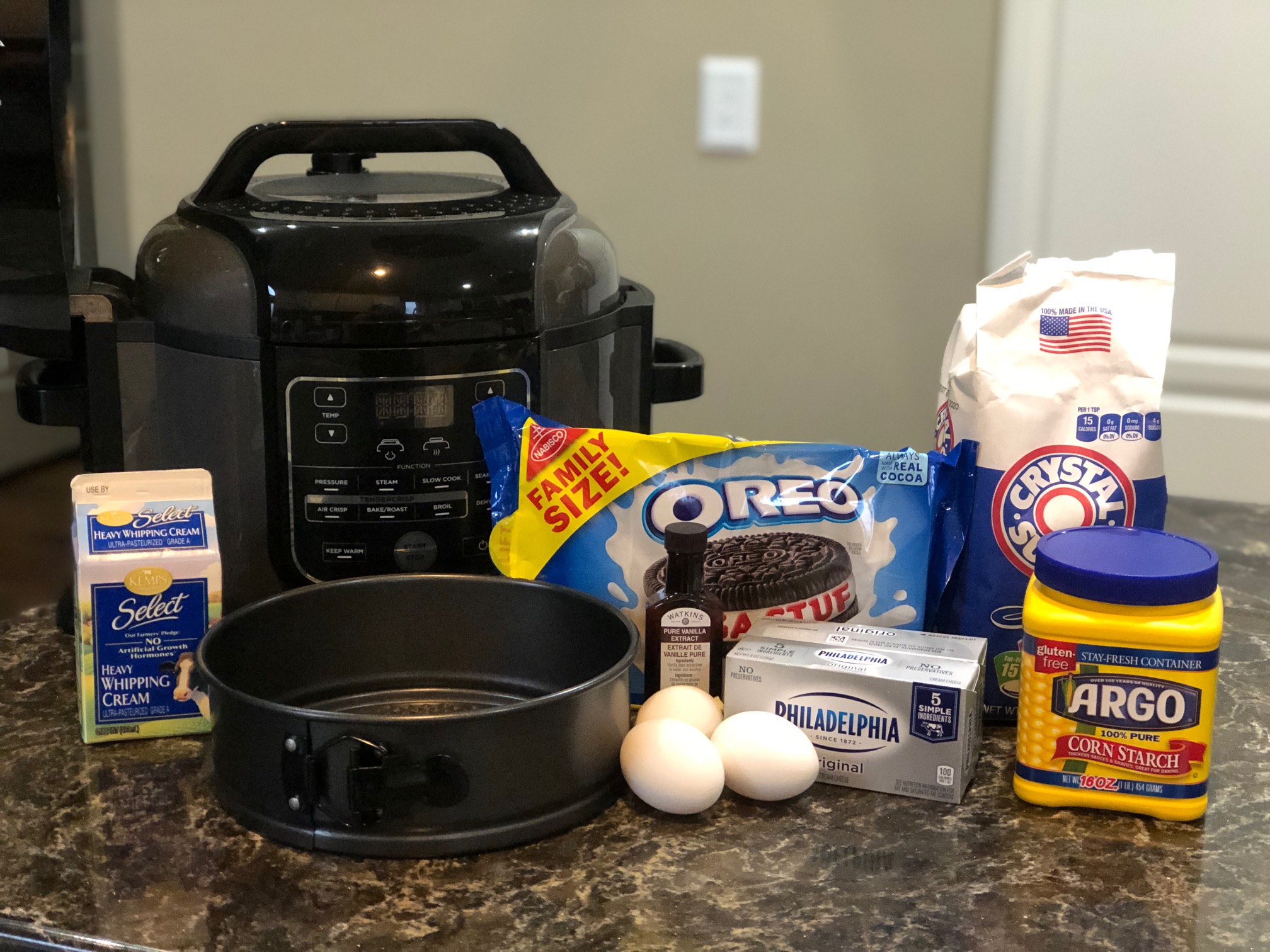 Oreo-Cheesecake-Ingredients